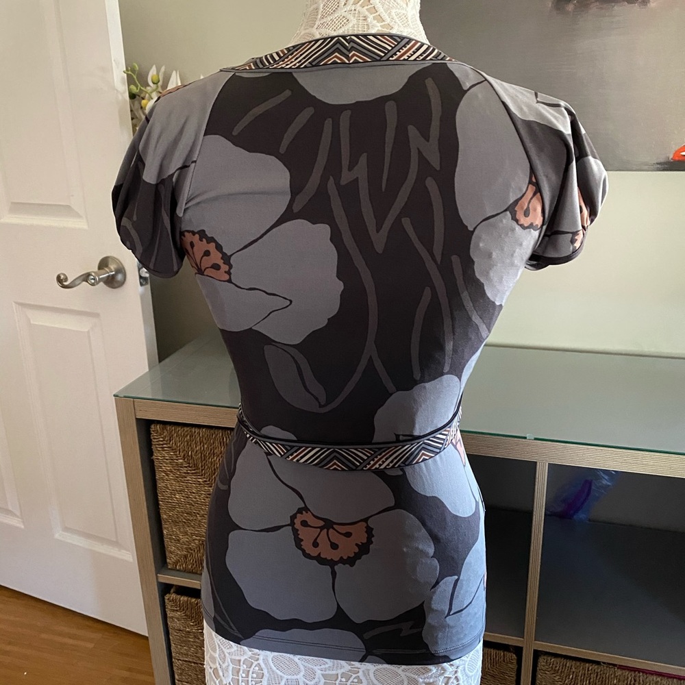 BCBGMAXAZRIA Jersey Wrap Top “Small” - Picture 5 of 14